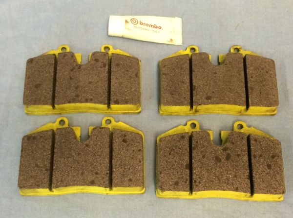 Set of 4 Brake Pads for front Axle / Satz (4) Bremsbeläge vorne