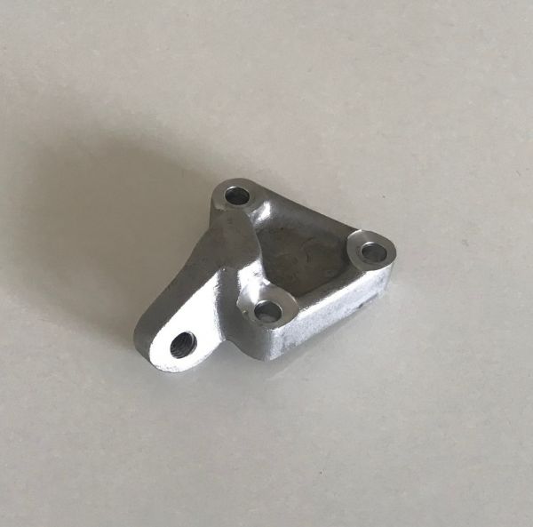 Bracket for Throttle Cable / Gegenhalter für Gaszug