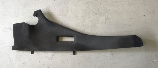 Side Panel at Center Console - left / Seitenverkleidung Mittelkonsole - links