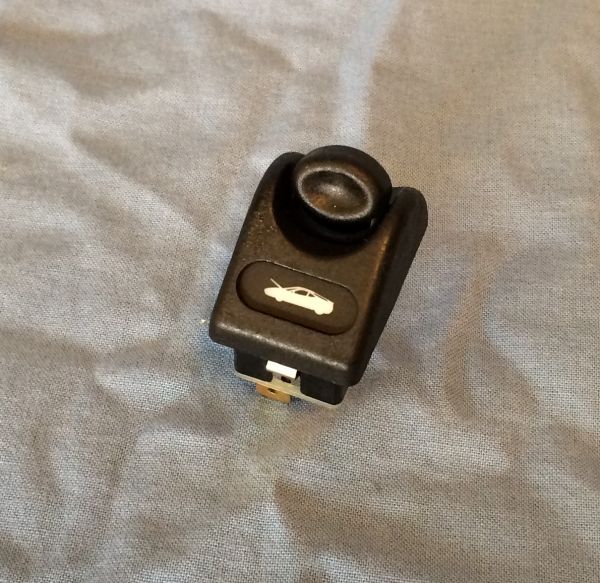 Push Button for Front Hood / Entriegelungsschalter für Haube vorn