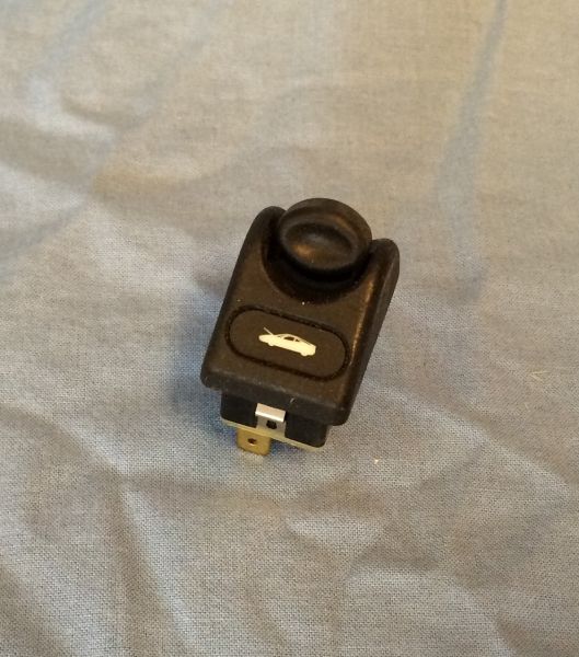 Push Button for Front Hood / Entriegelungsschalter für Haube vorn
