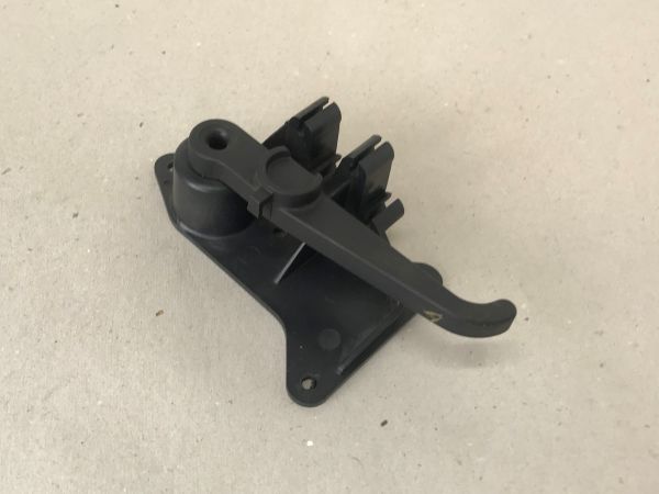 Front Hood Release Handle / Haubenentriegelungs-Hebel vorne