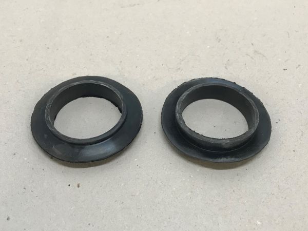 Rubber for Rear Bumper Mount / Gummi für hintere Stoßfängerhalterung