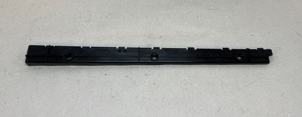 Ferrari 458 - LH Underdoor Trim Fastener Bracket / Halter links