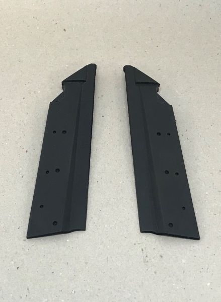 Ferrari 348 - Front and Upper Door Sliding Window Channel Ends (pair) / Endstücke für Türfenster-Füh