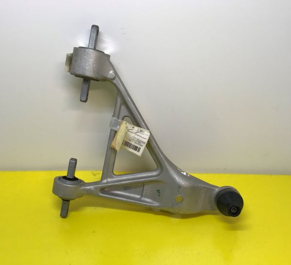 Front Lower Lever - left / Dreieckslenker vorne unten - links