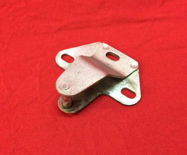 Lock for Rear Hood - Counterpart on Hood / Schlossfalle an Haube hinten