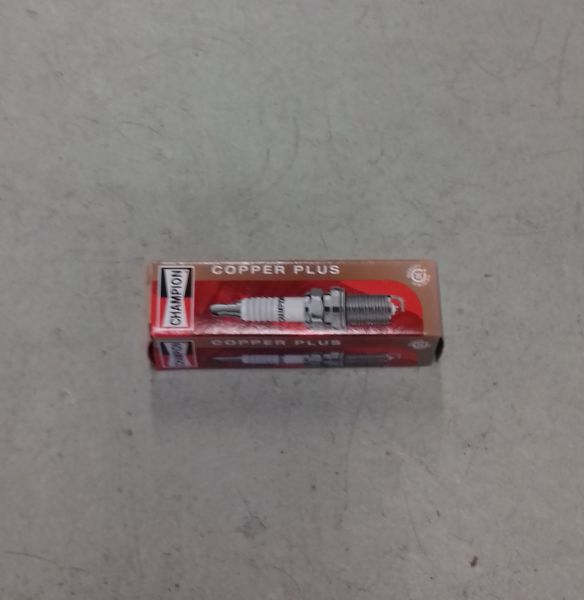 CHAMPION - Spark Plug / Zündkerze