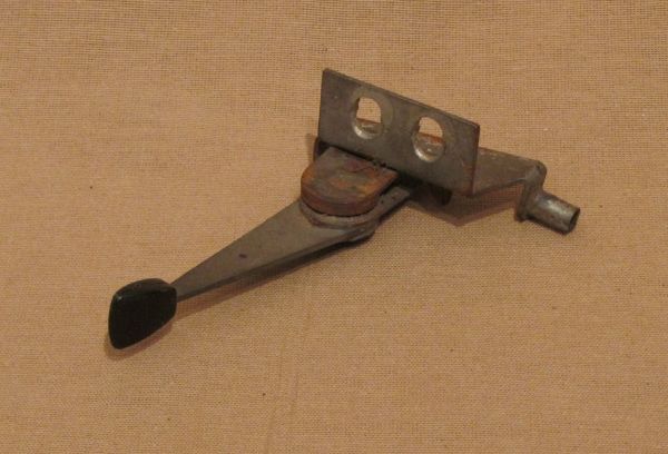 Lever under Dash / Hebel unter Armaturenbrett
