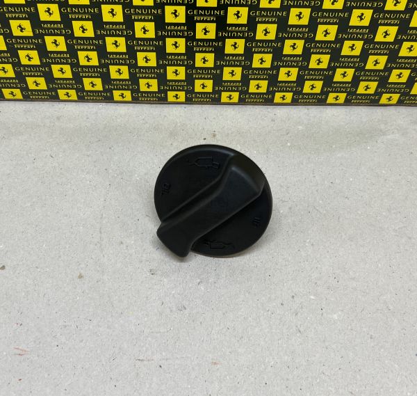 Ferrari California - Oil Plug / Öldeckel