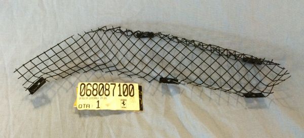 Grille in Front Bumper - right / Grill in Stoßstange vorn - rechts