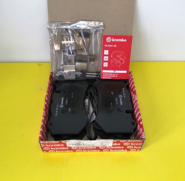 Set of 4 Brake Pads for front Axle / Satz (4) Bremsbeläge vorne