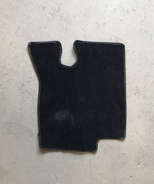 Carpet at Steering Column - black / Teppich an Lenksäule - schwarz
