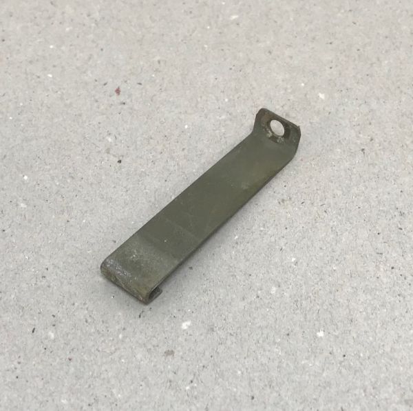 Bracket at Fuelpump / Klammer an Kraftstoffpumpe