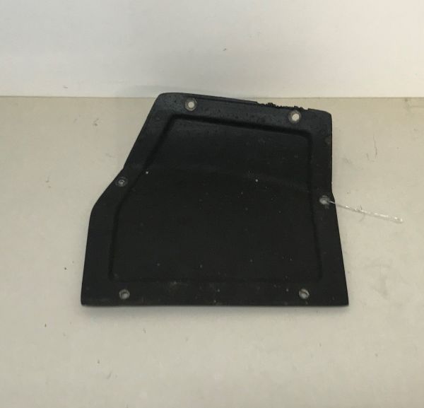 Cover in rear Wheelhouse - left / Verkleidung in Radkasten hinten - links