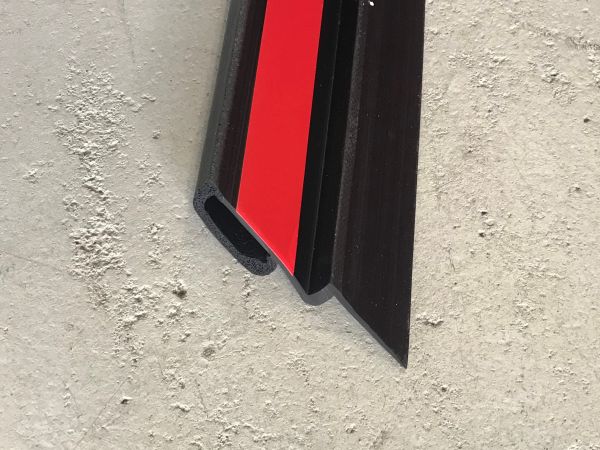 Central Gasket at Bumper / Mittlere Dichtung an Stoßstange