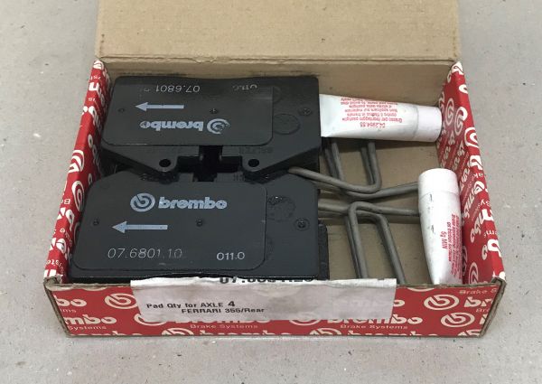 Set of 4 Brake Pads for rear Axle / Satz (4) Bremsbeläge hinten
