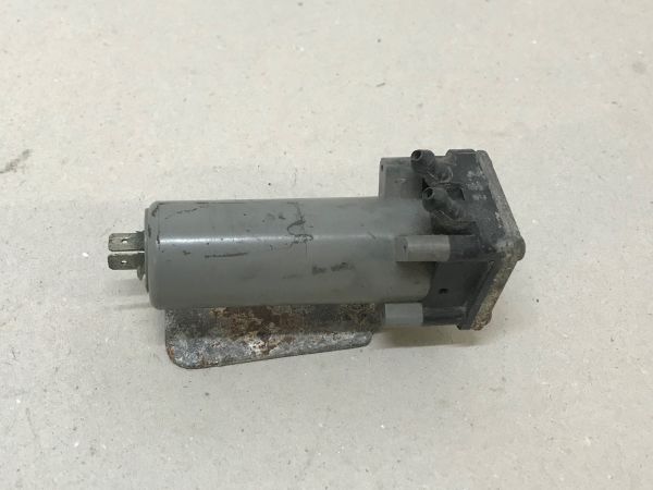 Washerfluid Pump / Pumpe für Scheibenwaschanlage