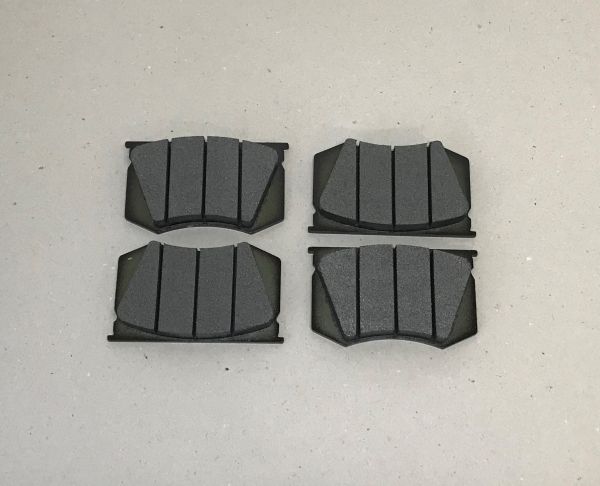 Set of Front Brake Pads / Satz vordere Bremsbeläge