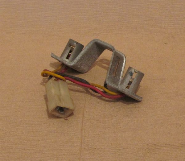 Bulbholder for Rear Light red / Birnenhalter für Rücklicht rot
