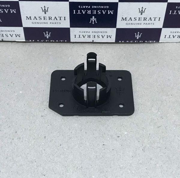 Maserati - Bracket for Parking Sensor / Halter für Park Sensor