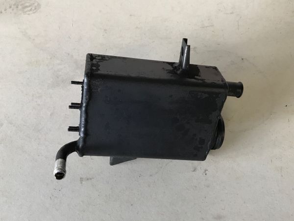 Reservoir for Steering Fluid / Behälter für Lenkungsflüssigkeit