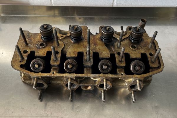 Fiat 1500 - Complete Cylinder Head / Zylinderkopf komplett