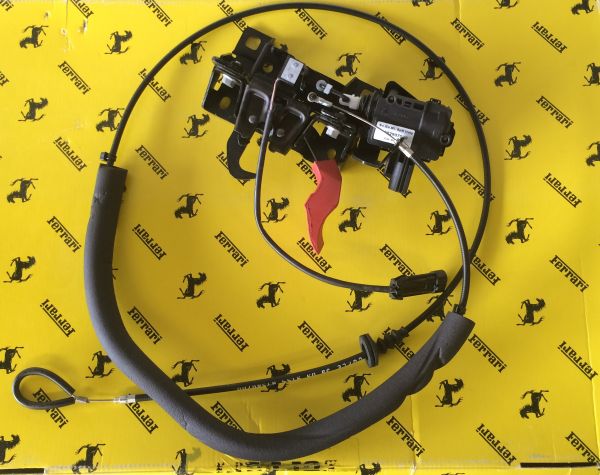 Front Hood Lock including Emergency Release Cable / Haubenschloss vorne mit Notöffnungs-Zug