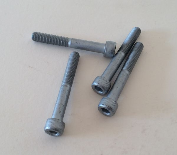 Screw / Schraube