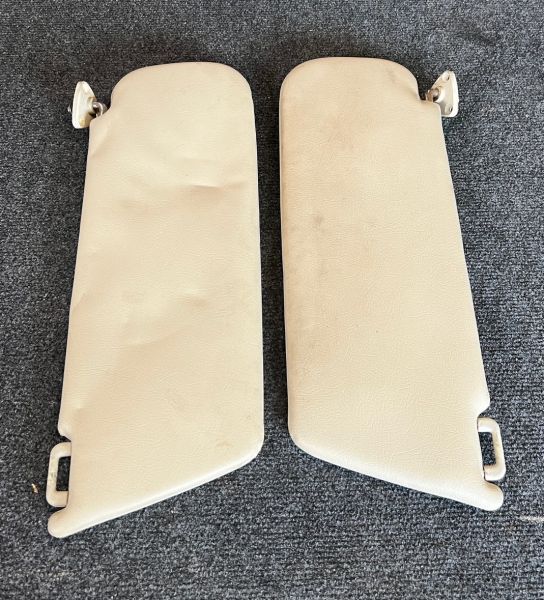 Ferrari 400 - Pair of Sunvisors / Sonnenblenden - Paar