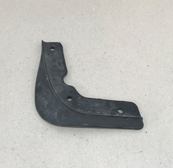 Deflector front left / Spritzschutz vorne links