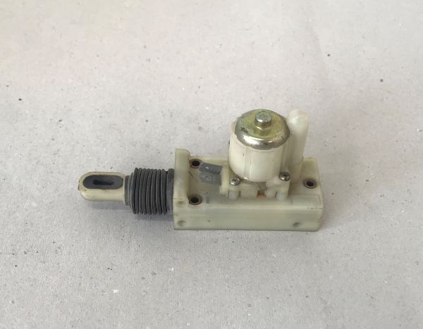Fuel Door Actuator / ZV Motor Tankklappe