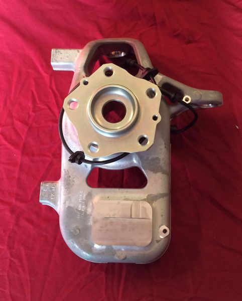 Front Hub Carrier - right / Achsschenkel vorn - rechts
