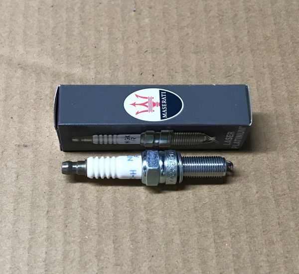 Spark Plug / Zündkerze