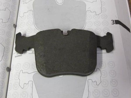Set of 4 Brake Pads for front axle / Satz Bremsbeläge (4) - vorn