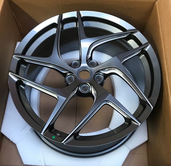 Ferrari 812 - 10J X 20"- Front Wheel Rim - left / Felge vorne links