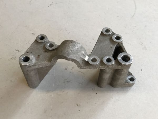 Rear Bracket for Pump for Steering / Hinterer Halter für Pumpe für Lenkung