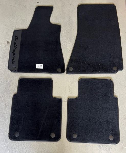 Set of Floor Mats / Satz Fußmatten