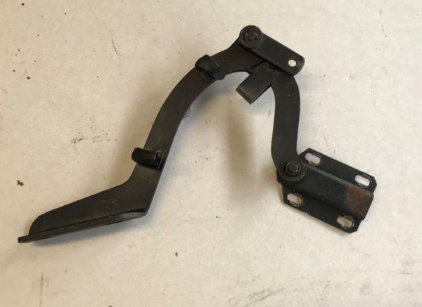 Rear Hood Hinge - right / Heckdeckel Scharnier - rechts