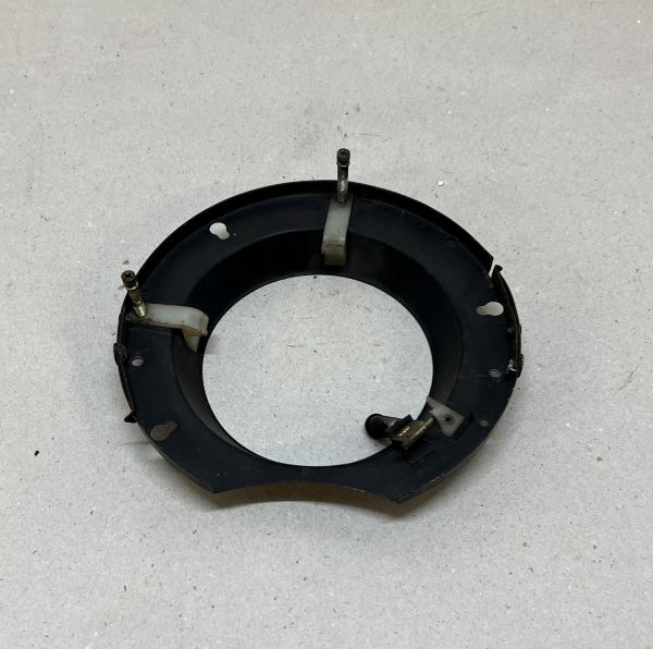 Bracket for 5 3/4" Headlight - left / Halter für Scheinwerfer Einsatz 5 3/4" - links