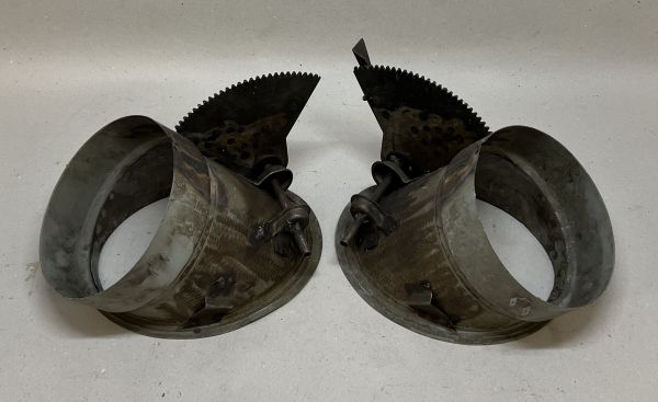 Lamborghini Miura - Headlight Buckets Pair / Scheinwerfer Halter Paar