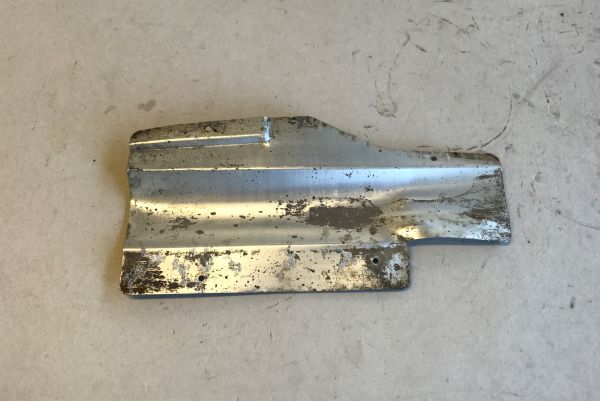 Cover for Fuel Lines / Abdeckung für Kraftstoffleitung