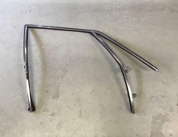 Chrome Frame for Door Window -Right / Chromrahmen Türfenster - rechts