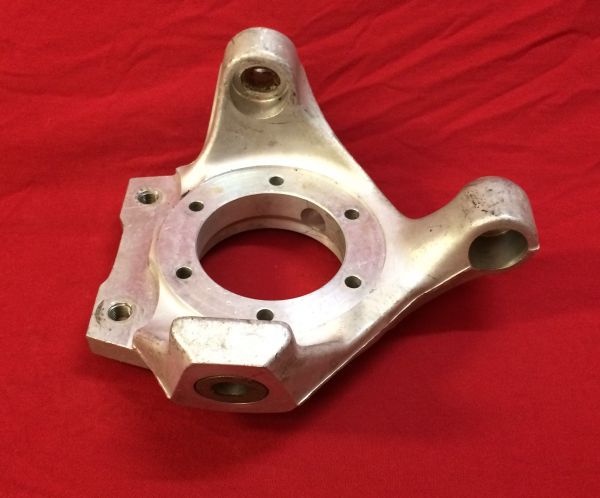 Steering Knuckle - front left / Achsschenkel - vorn links