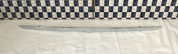 Rear Lid Chrome Moulding / Chrom an Kofferraumdeckel