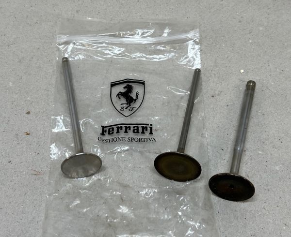 Ferrari F1 - Set of 3 Valves / Satz (3) Ventile