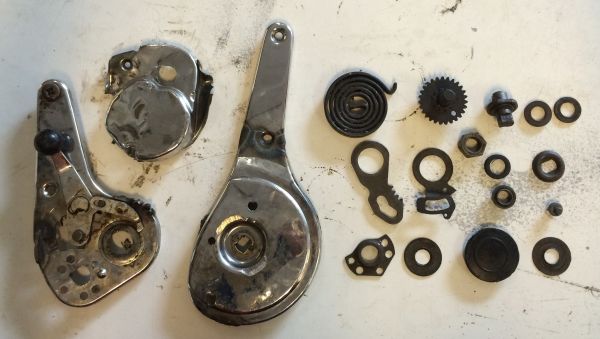 Set of Spares for Hinge for Reclining Seat - left / Teilesatz für Liegesitzbeschlag - links