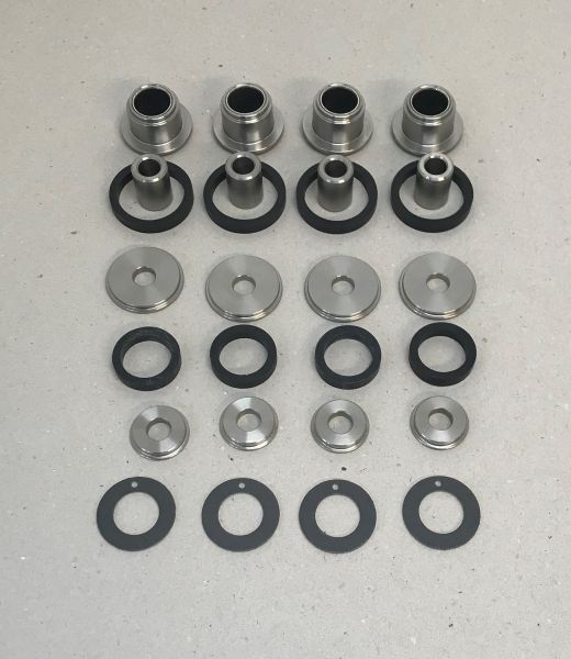 Complete Upper & Lower Outer Rear Wishbone Bush Assembly - Set / Buchsen für hinteren Lenker aussen-