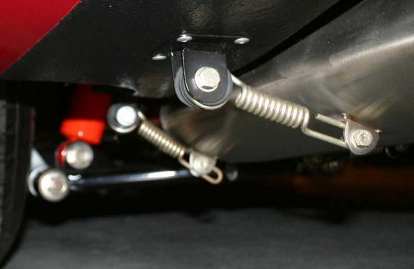 Bizzarrini, Iso Grifo - Exhaust Spring Hangers / Auspuff Aufhänger