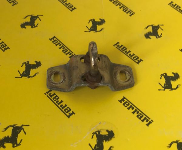 Lock Catch at Hood / Schlossfalle an Haube